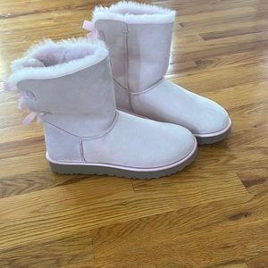 Ugg Bailey bow II metallic seashell pink womens boots size 11